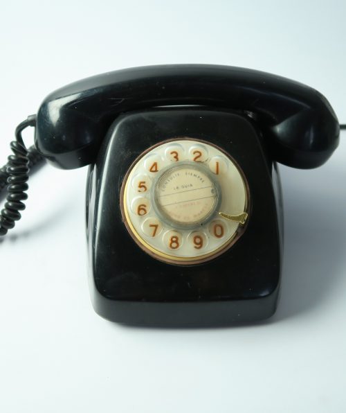 Teléfono negro