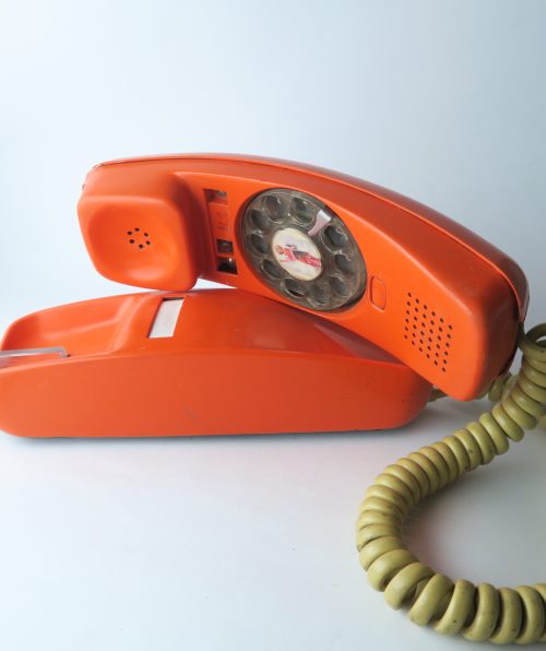 Telefono naranjo