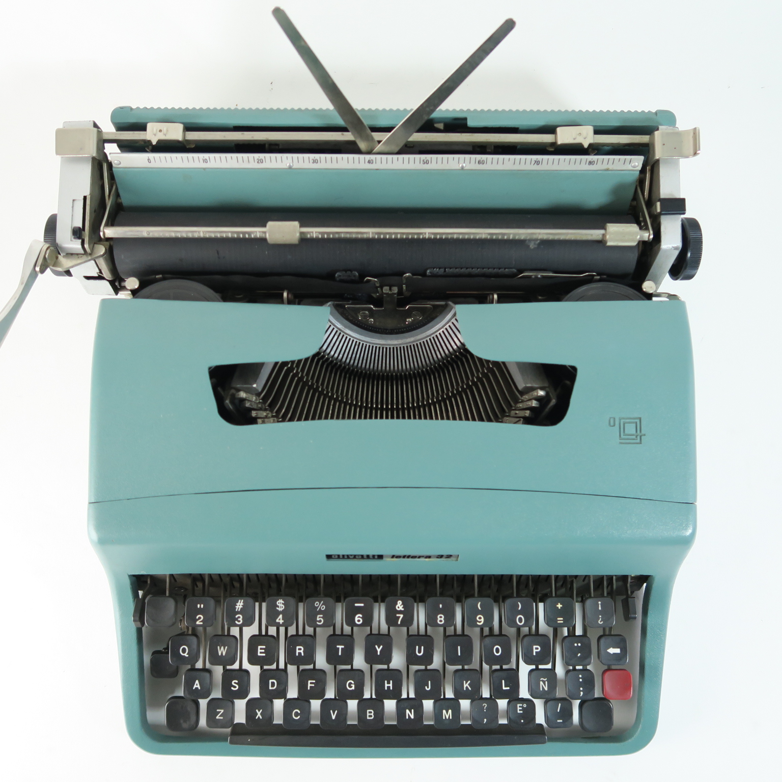 Olivetti Lettera 32 Máquina de escribir 1966 - San Diogenes