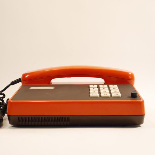 telefono_tesla_ak_naranjo_3