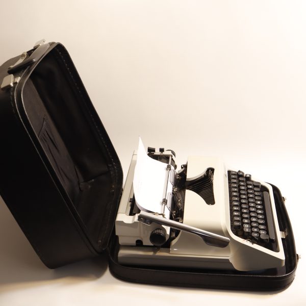 typewriter_erika_mod44_blanca_2