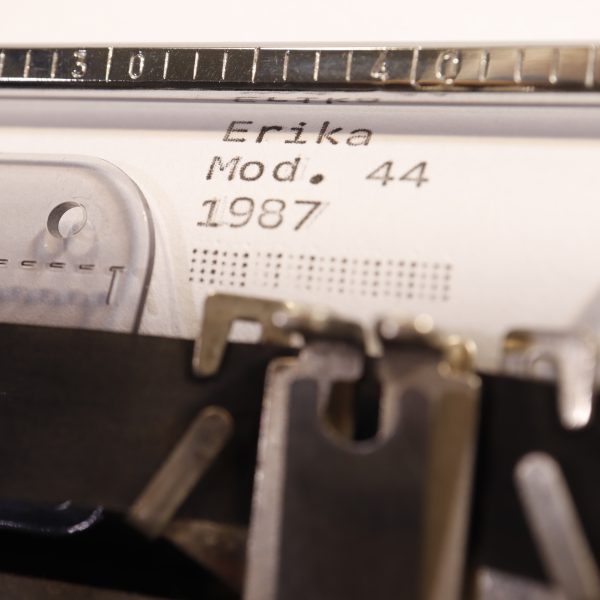typewriter_erika_mod44_blanca_9